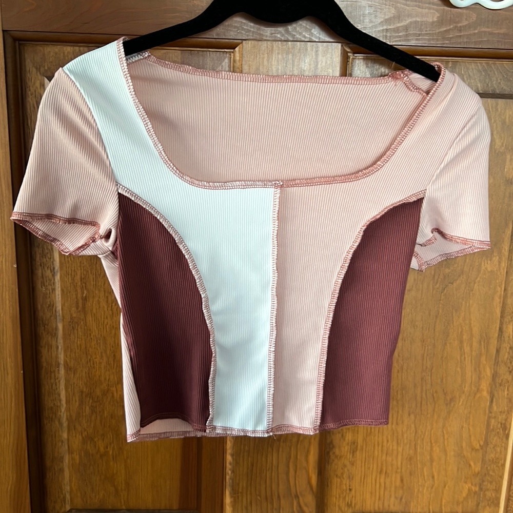 Multi-color cropped t-shirt